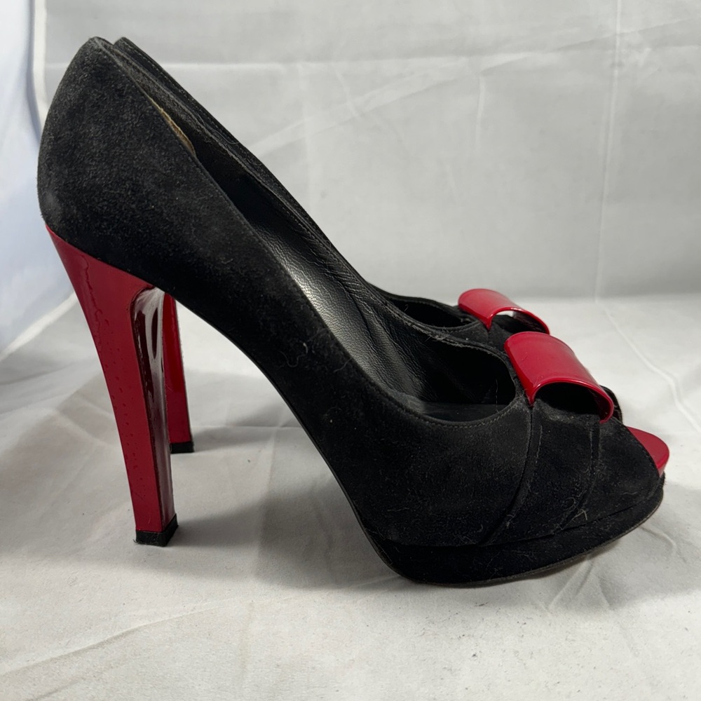 Stuart Weitzman black and red pin-up pump 8.5